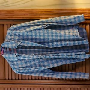 Izod long sleeve button down shirt